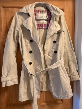 H&M Light Beige Double-Breasted Trench Coat with Belt